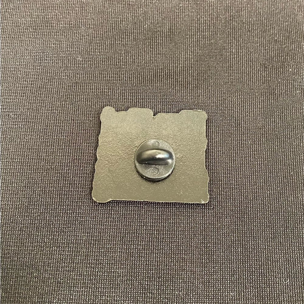 Seems fair to me | Enamel pin or magnet shoots it to people straight 3FER - Picture 3 of 3